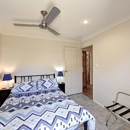 Golden Cane Bed & Breakfast Bargara Exterior foto