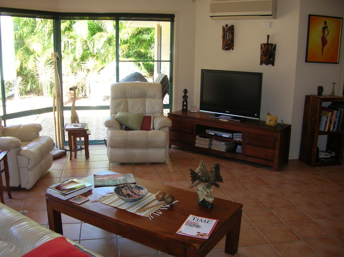 Golden Cane Bed & Breakfast Bargara Exterior foto