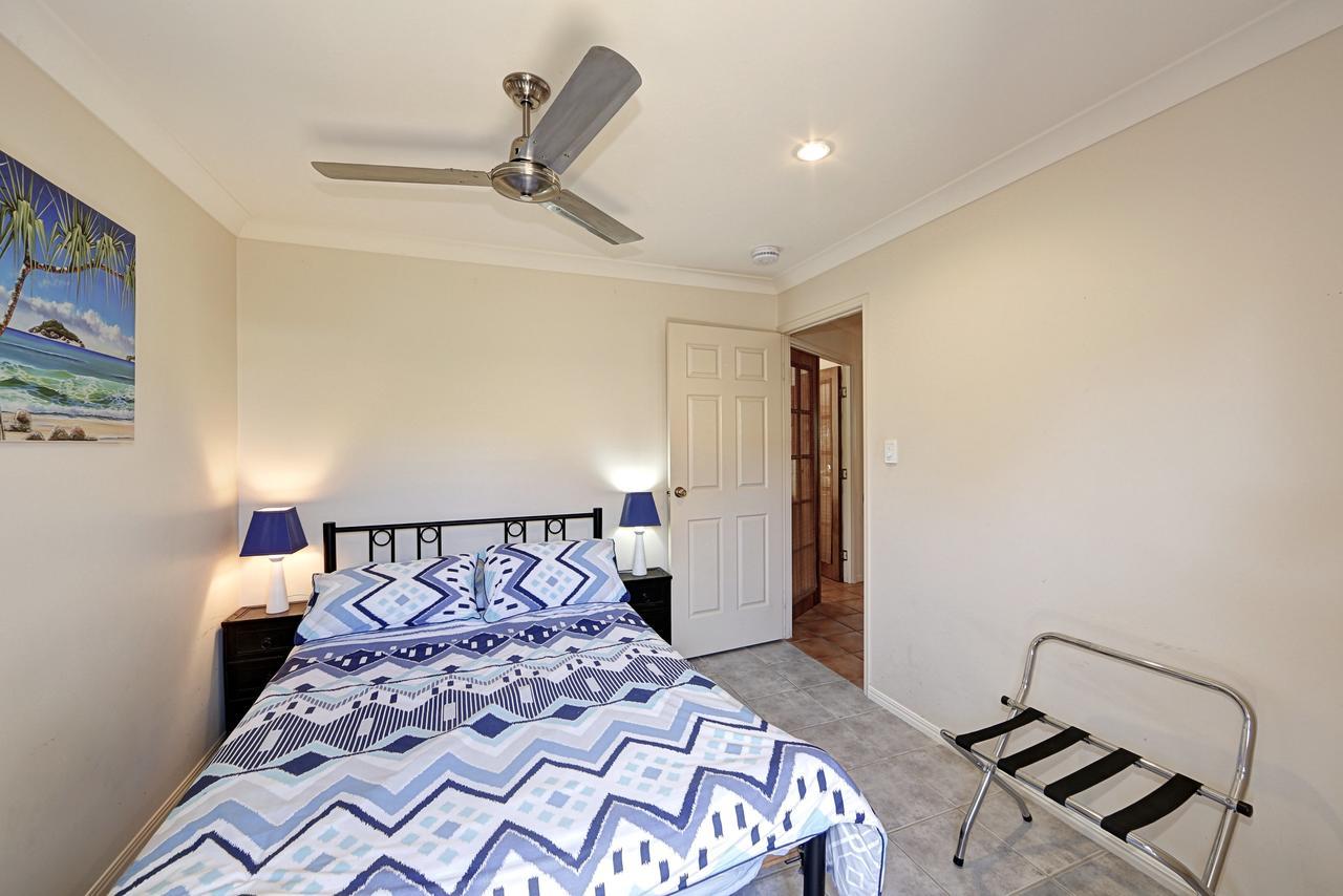 Golden Cane Bed & Breakfast Bargara Exterior foto