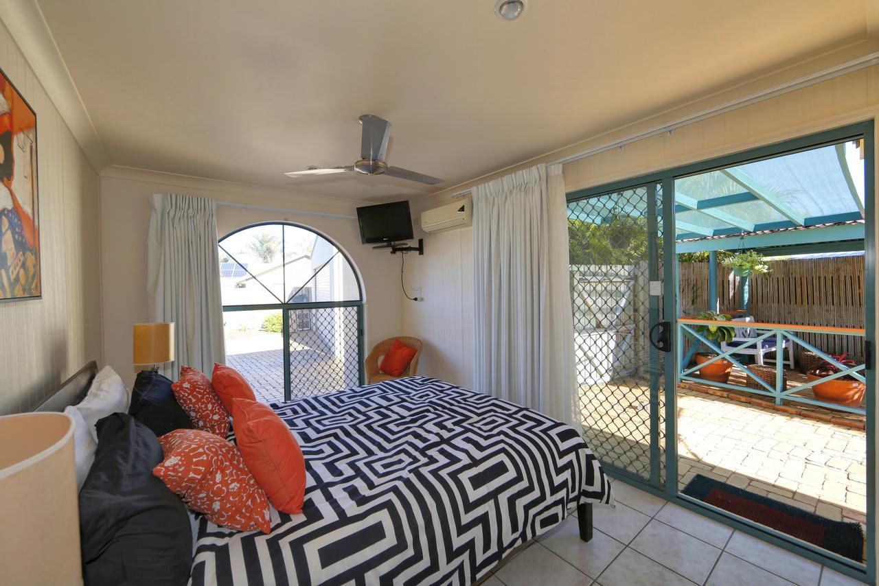 Golden Cane Bed & Breakfast Bargara Exterior foto